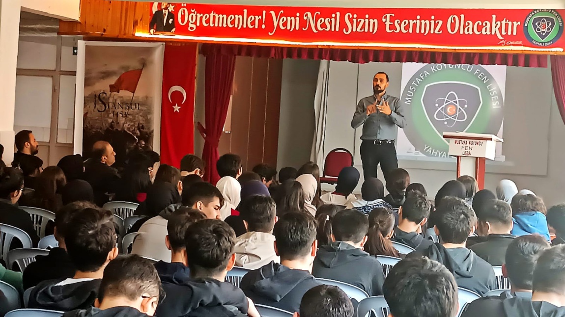 Okulumuzda YKS sürecinde öğrencilerimize destek olmaya devam ediyoruz